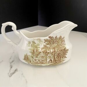 Gravy Boat / Sauce Pitcher - Whittington Inn Kinver Romantic England -J&G Meakin